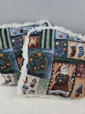 Vintage Mohawk Home Holiday Santa Patchwork Throw Pillows (Set of 2)